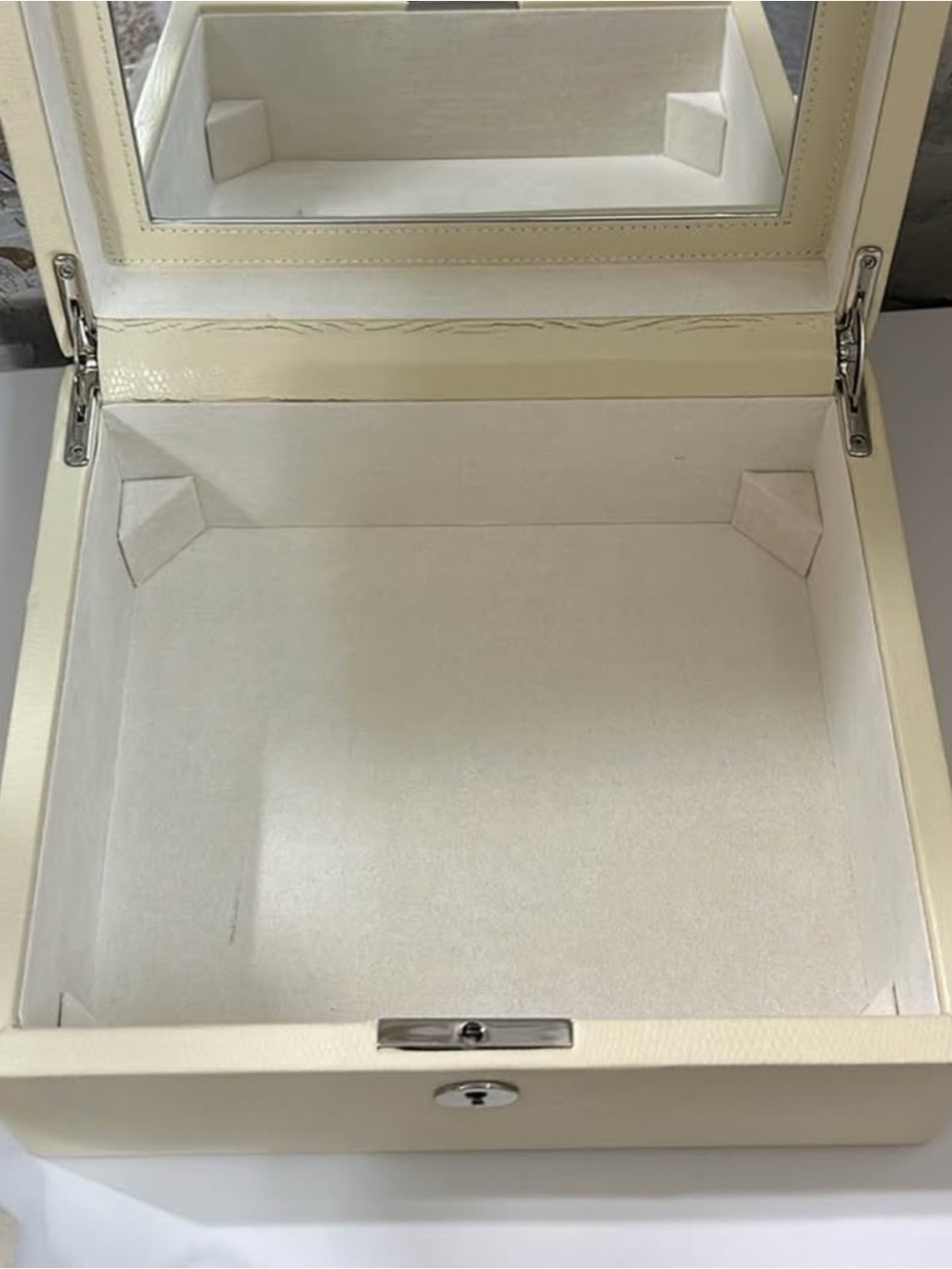 Pottery Barn Cream Leather Jewelry Organizer Box with Mirror - Picture 5 of 5